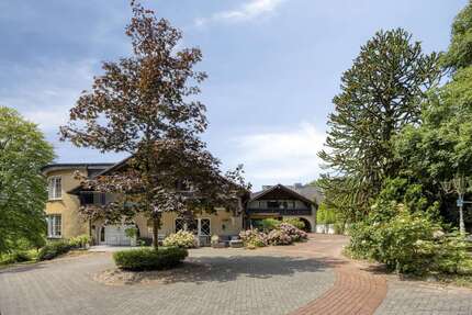 Haus zum Kaufen in Möhnesee 1.185.000,00 € 365 m²