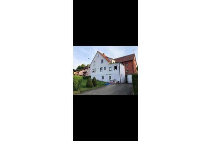 2 Familien Haus mit Lange Garage und 5 Stellplätze - Winnenden