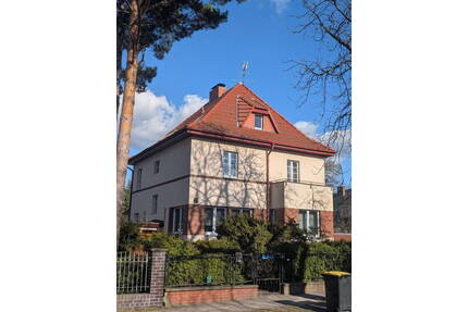Klassisches Haus in exponierter Villenkolonie mit Potenzial zum Doppelgrundstück - Berlin Hessenwinkel