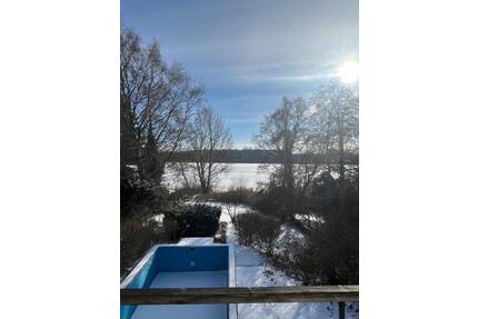 Wohnen in Bestlage von Kiel-Russee – 1.780 m² am See mit Pool