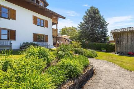 Charmantes Bauernhaus mit Traumblick oberhalb von Deggendorf