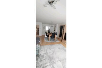 Reihenhaus in Losheim am See zu Vermieten. - Homburg