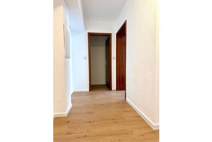 +++ HELLE RENOVIERTE 3-ZIMMER-WOHNUNG MIT AUFZUG +++ - Nürnberg Glockenhof