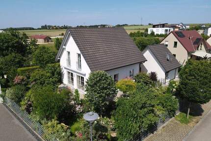 RESERVIERT - Einfamilienhaus mit Garage und Garten - Ellingen Bay