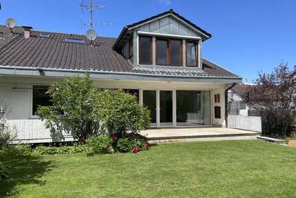 Haus zum Mieten in Leonberg-Warmbronn 2.600,00 € 232 m²