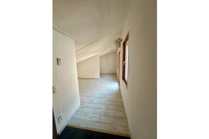1-Zimmer Anliegerwohnung - 350,00&nbsp;EUR Kaltmiete, ca.&nbsp; 22,00&nbsp;m&sup2; in Neustadt bei Coburg (PLZ: 96465)