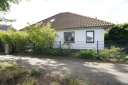 Charmanter Bungalow mit Terrasse und praktischem Carport - Rotenburg (Wümme)