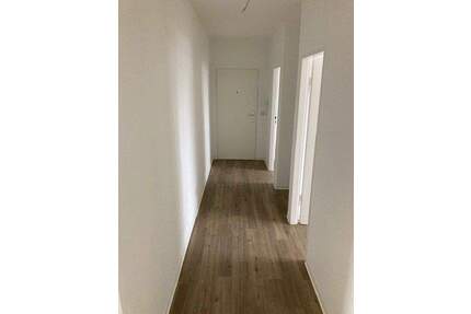 Schöne 2,5 Zimmer Wohnung mit neuen Bodenbelägen zu vermieten - Schlüchtern