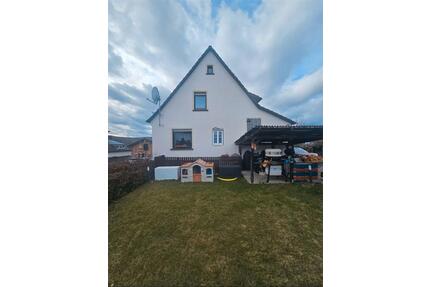 Famielienhaus mit grossen Garten und Baupotenzial - Waldsolms