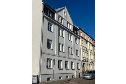 Dachgeschosswohnung in Stendal-Nord mit Balkon & Stellplatz