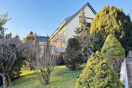 3-Zimmer-Wohnung mit Balkon und Garage in Stuttgart-Untertürkheim