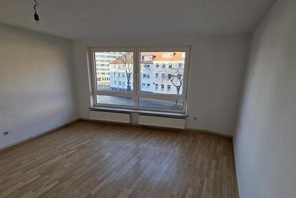 Lichtdurchflutete 2-Zimmer-Wohnung mit Balkon zum Wohlfühlen - Hildesheim