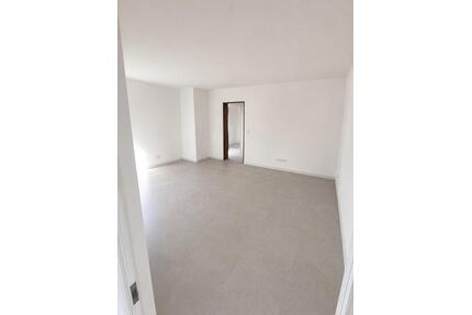 Frisch Renovierte 4 Zimmer Wohnung mit GarageGartenBalkon - Bad Urach