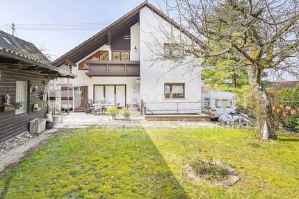 Zweifamilienhaus mit großem Garten - viel Platz für Wohnen, Leben und Entfaltung - Karlsruhe / Stupferich