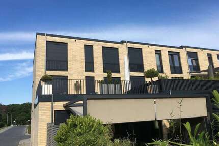 Haus zum Mieten in Wolfsburg 2.200,00 € 200 m²