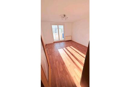 Helle und schöne 3-Zimmer-Wohnung mit Balkon und Einbauküche - Magdeburg Alte Neustadt