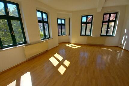 Helle 3-Raum-Wohnung im Altbau (1. OG) - Ballenstedt