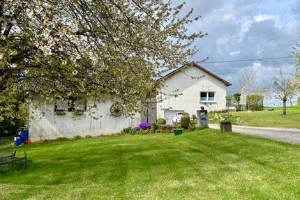 Großzügiges Wohnen auf außergewöhnlichem Grundstück - Preischeid