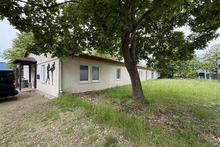 Haus zum Kaufen in Stendal 80.000,00 € 390 m²