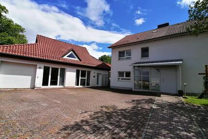 Pfarrhaus mit Grundstück und Nebengebäude in Landefeld - Spangenberg