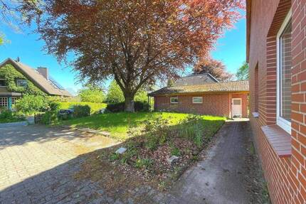 Verkaufsangebot für ein Einfamilienhaus, ca. 160 m² Wohnfläche, aufgeteilt in zwei Einheiten, eigenes Grundstück ca. 1.000 m², in Sottorf-Rosengarten