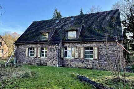 Haus zum Kaufen in Gültz Seltz 700.000,00 € 1099.06 m² - Gültz / Seltz