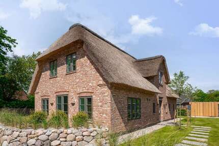 Haus zum Kaufen in Sankt Peter-Ording 2.250.000,00 € 179.8 m²