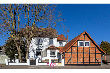 Mit den (Groß)Eltern unter einem Dach? Gartenanteil und 2 Garagen inklusive! - Seelze Dedensen