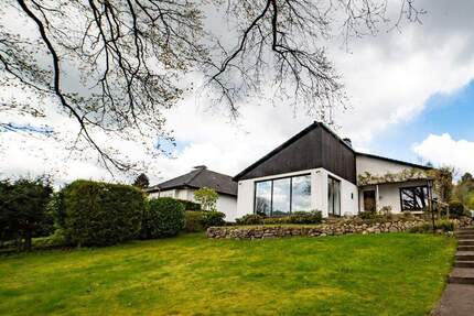 Bungalow auf traumhaften Hanggrundstück im Herzen von Sottorf dem schönsten Dorf im Rosengarten - Sottorf / Rosengarten