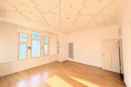 Wohnung zum Mieten in Stuttgart 3.277,00 € 196 m²