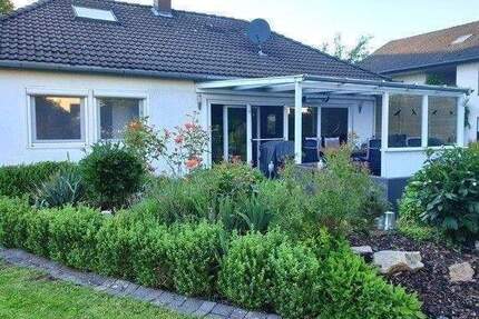 Bungalow 120m² Wohnfläche, 54 m² Nutzfläche, wunderschöner, großen Garten!!! Doppelgarage! Dach teilweise ausbaufähig! - Wolfhagen