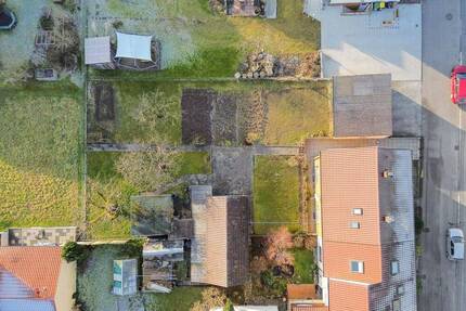 Zweifamilienhaus mit großem Grundstück in ruhiger Feldrandlage - viel Platz für Familie & Ideen - Großbottwar / Hof Hof und Lembach