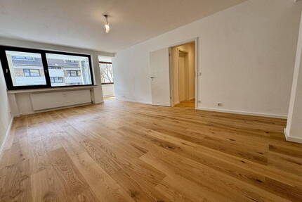 Erstbezug nach umfassender Sanierung: Stilvolle 3-Zimmer-Wohnung mit zwei Balkonen in Köln-Nippes