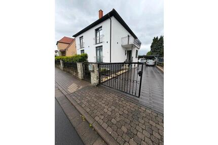 2 Familienhaus in Glauburg - 649.000,00&nbsp;EUR Kaufpreis, ca.&nbsp; 200,00&nbsp;m&sup2; in Glauburg (PLZ: 63695)