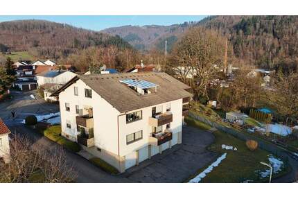 Großzügige 3,5-Zimmer-Dachgeschosswohnung mit Südbalkon und Weitblick in Wehr