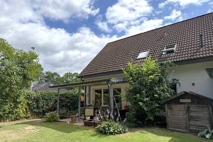Verbundenes Einfamilienhaus mit Süd- West Terrasse und Carport in gewachsener ruhiger Ortslage - Büchen