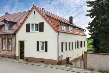 KL-Dansenberg - Ein-Zweifamilienhaus mit attraktivem Grundstück in schöner Südlage - Kaiserslautern