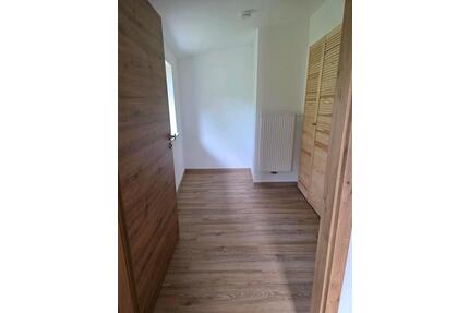 3-Raum-Wohnung in Schwarza mit Einbauchküche und Dachterrasse
