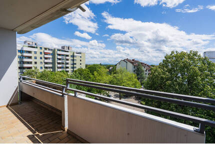 ***Heike Borchers Immobilien***Gemütliche 2-Zimmer-Wohnung mit himmlischer Aussicht*** - Unterhaching