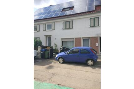 Doppelhaushälfte mit Vorgarten - 1.530,00&nbsp;EUR Kaltmiete, ca.&nbsp; 128,00&nbsp;m&sup2; in Ulm (PLZ: 89079) Donautal