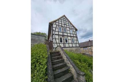 Haus zum Kaufen in Holzthaleben 50.000,00 € 102 m²