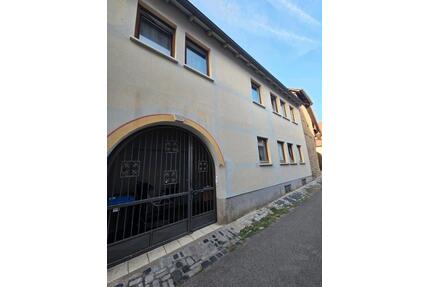 Haus zum Vermieten. - 1.700,00&nbsp;EUR Kaltmiete, ca.&nbsp; 260,00&nbsp;m&sup2; in Mainbernheim (PLZ: 97350)