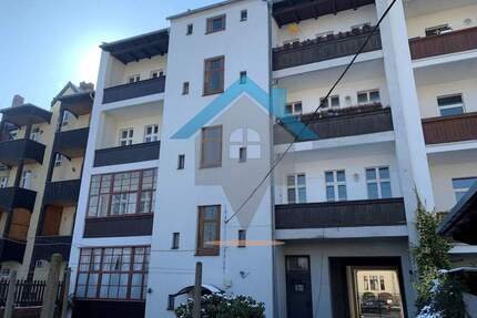 Wohnhaus mit Garagen und großen Hof in beliebter Südstadtlage zu verkaufen - Görlitz