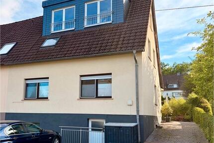Modernes Einfamilienhaus mit Garten und ausgebautem Dachgeschoss - Hilchenbach