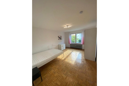 Modernes, helles WG Zimmer in München