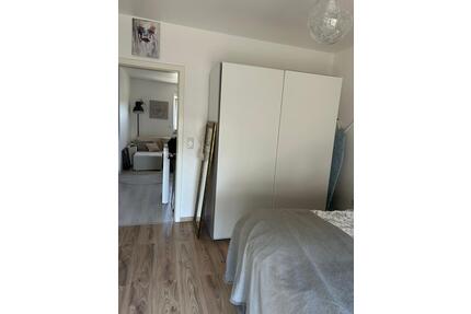 Gemütliche 2 Zimmer Wohnung mit Balkon und Einbauküche - Übach-Palenberg