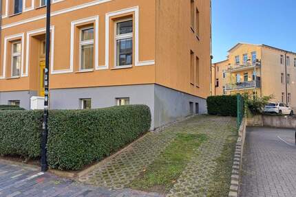 Freigezogene und frisch renovierte 2-Zimmer-Wohnung mit Balkon und Außenstellplätzen - Rostock Stadtmitte