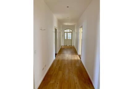 Charmante 4-Zi-Altbauwohnung 142 qm mit eigenem Gartenanteil - Neustadt an der Aisch