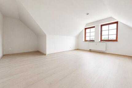 Frisch renovierte 2-Raum-Dachgeschosswohnung in Zittauer Innenstadt