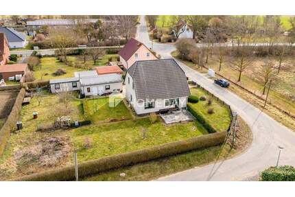 Viel Platz für Ihre Träume: Gepflegtes Einfamilienhaus in traumhaft ruhiger Ortsrandlage - Alt Sührkow